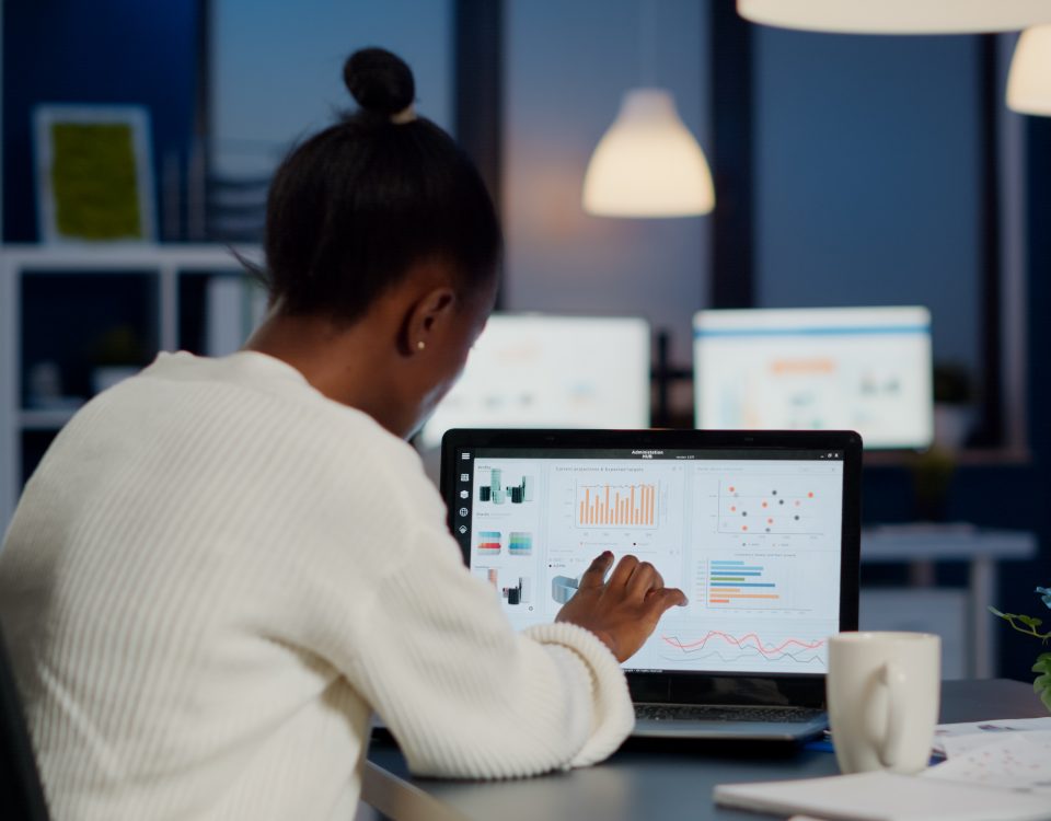 Key Factors to Consider When Learning SQL for Data Analytics